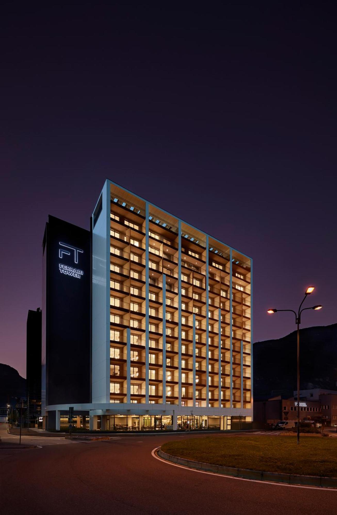 Aparthotel Ferrari Tower Bozen Exterior foto